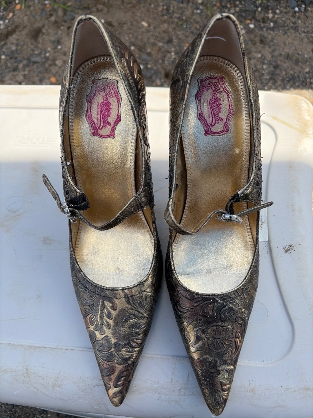 Metallic Heeks